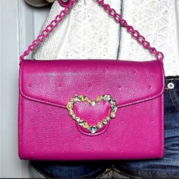 Betsy Johnson EMBELLISHED HEART CROSSBODY WALLET IN BERRY NWT - Picture 2 of 6